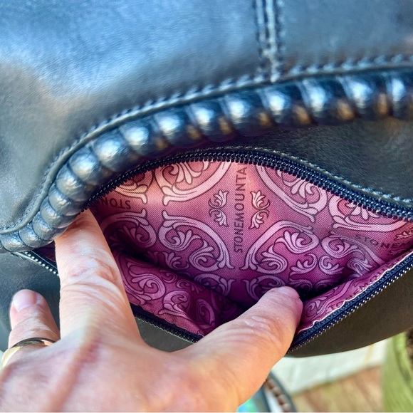 Beautiful Black Stone Mountain Pebble Leather - Picture 3 of 7